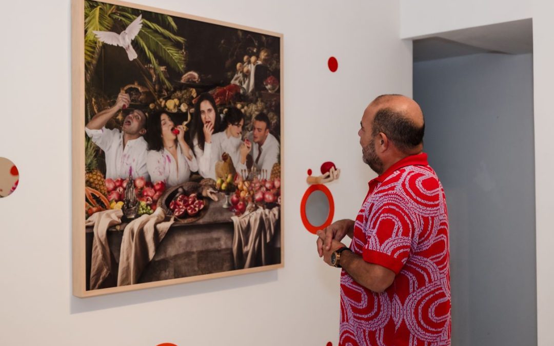 La exposición “The Forbidden Fruit” culmina con un vibrante evento de la comunidad LGBTQ y Live Painting